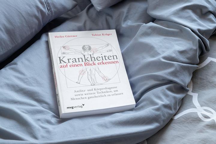 Actual product image Krankheiten auf einen Blick erkennen (German, Tobias Krüger, Heiko Gardener, 2013)
