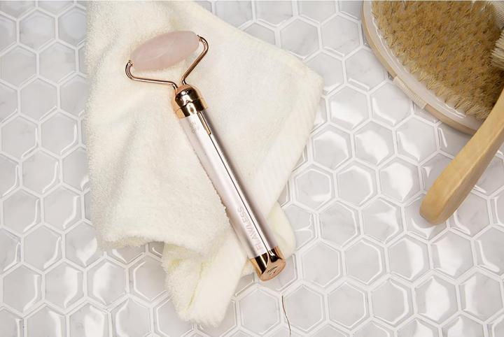 Immagine prodotto Flawless Rullo facciale di contorno con quarzo rosa bianco