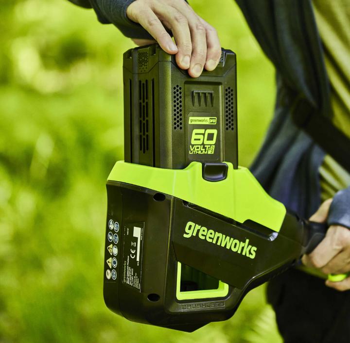 Actual product image Greenworks 60V 4Ah battery and universal charger kit (60 V)