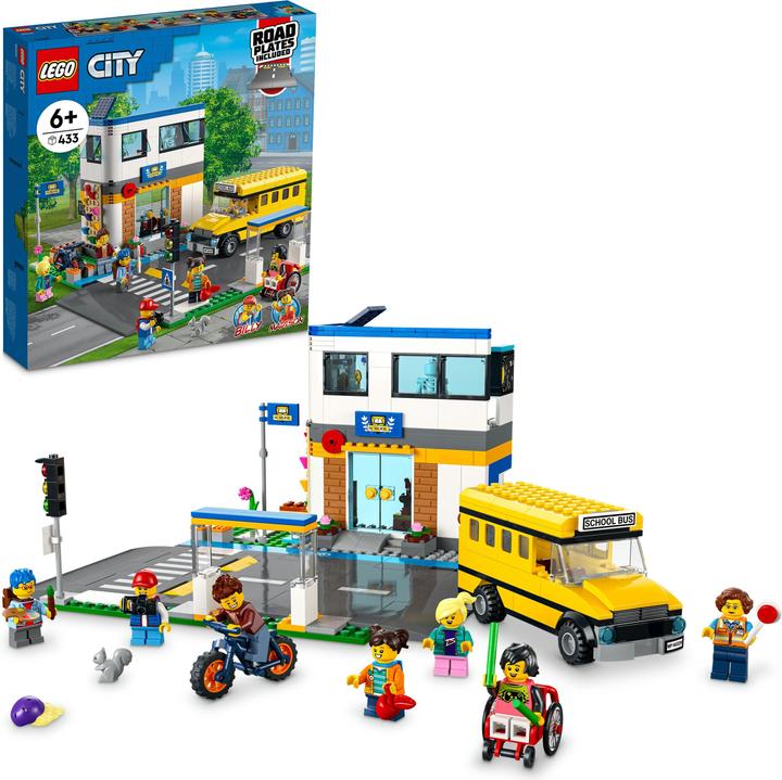 Actual product image LEGO School with school bus (60329, LEGO City)