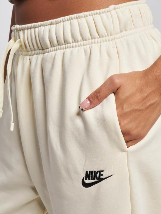 Actual product image Nike NSW Club jogging trousers - 97803 (XS)