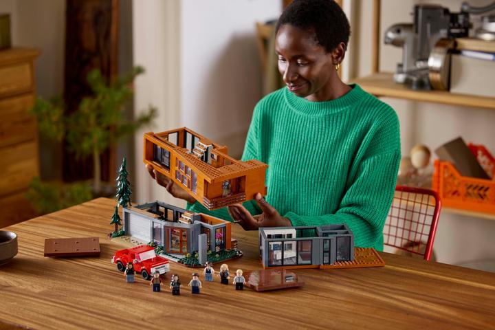 Actual product image LEGO Das Haus der Cullens aus Twilight (21354, LEGO Ideas, LEGO Rare Sets)