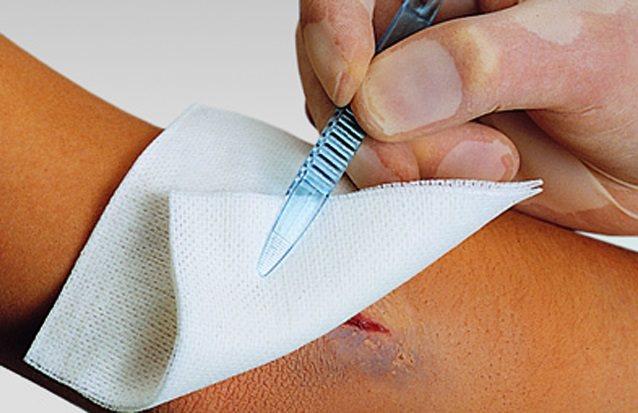 Actual product image Lohmann & Rauscher Nonwoven compresses 6-ply