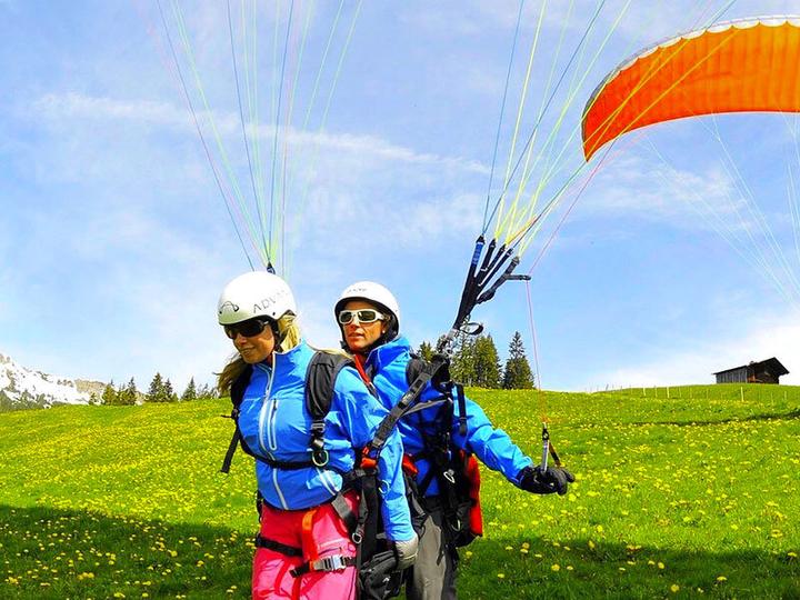 Produktbild Smartbox Tandem-Paragliding-Flug in der Region Gruyère für 1 Person (1 Pers.)