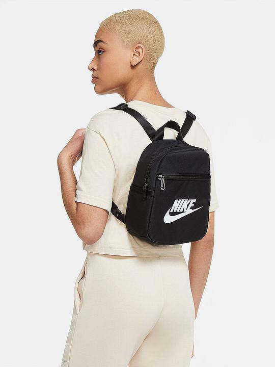 Image du produit Nike Sportswear Futura 365 Wom BLACK/BLACK/WHITE (8 l)