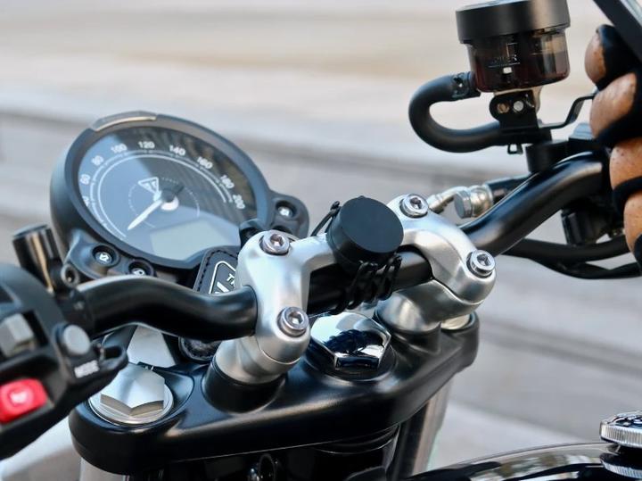 Actual product image Shapeheart Mobile phone holder accessories