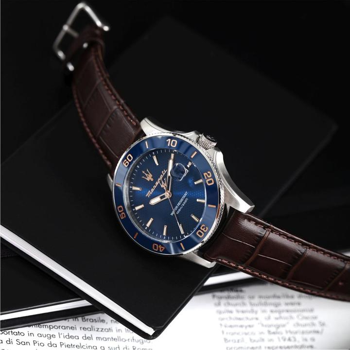 Actual product image Maserati Competizione (Watch with gemstone, 43 mm)