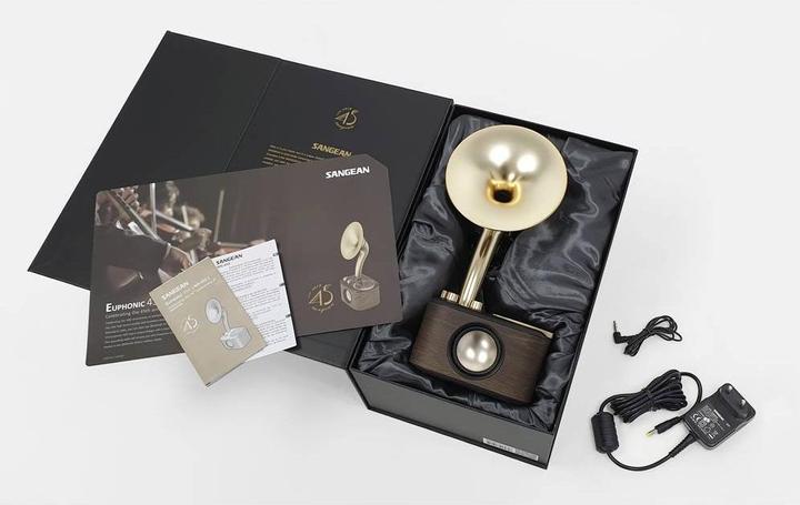 Actual product image Sangean WR-45X Gold Radio VHF (FM) AUX, Bluetooth Oplaadbaar Zwart, Goud (FM, VHF, Bluetooth)