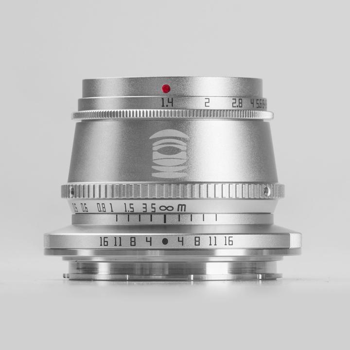 Actual product image TT 35mm f1.4 Leica L Sigma Panasonic Mount APS-C silver (Sony E, Fujifilm Fujica-X, APS-C / DX)