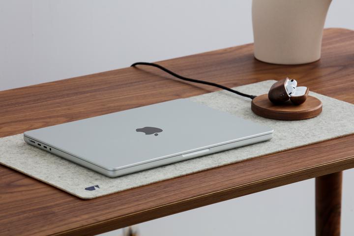 Actual product image Oakywood AirPods Case - Wooden case for AirPods headphones - Walnut / AirPods 3 - (Headphone bag)