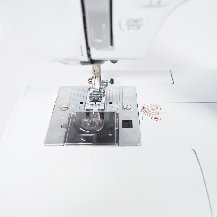 Actual product image Room05 CARINA Diamond Computer Nähmaschine Versandrückläufer