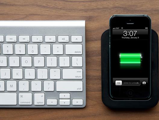 Actual product image BlueLounge Saidoka Lightning, Desktop iPhone Dock - Black