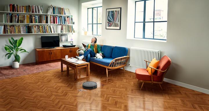 Actual product image iRobot Roomba Combo Essential (Vacuum mopping robot)