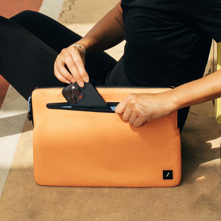 Actual product image Native Union Ultralight sleeve case (13", Universal)