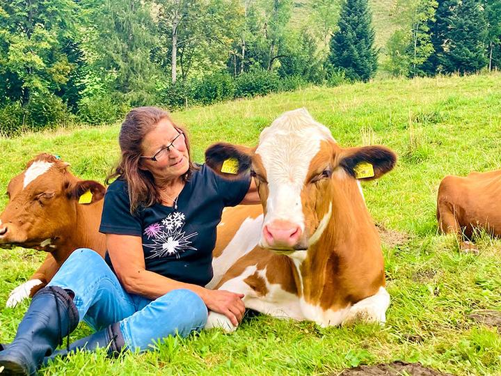 Immagine prodotto Smartbox Muh-mente in fattoria: coccole alle mucche e altro per 4 persone vicino a Berna (4 pers.)