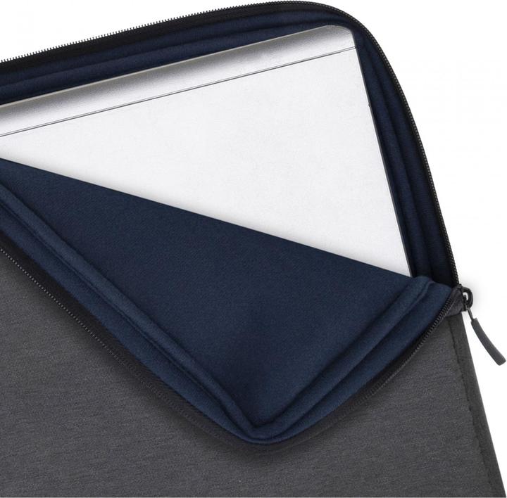 Actual product image Rivacase Hülle 7707 (17.30", Universal)