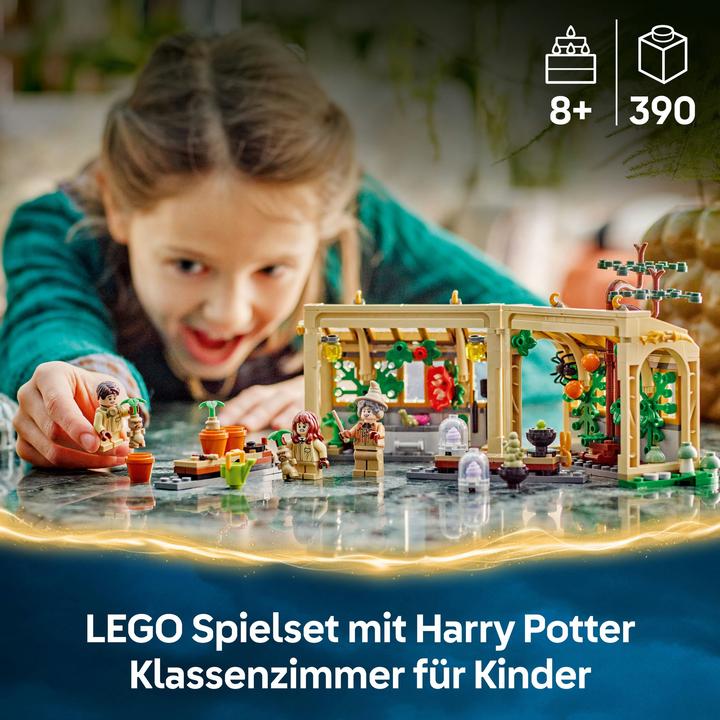 Actual product image LEGO Schloss Hogwarts: Kräuterkundeunterricht (76445, LEGO Harry Potter)