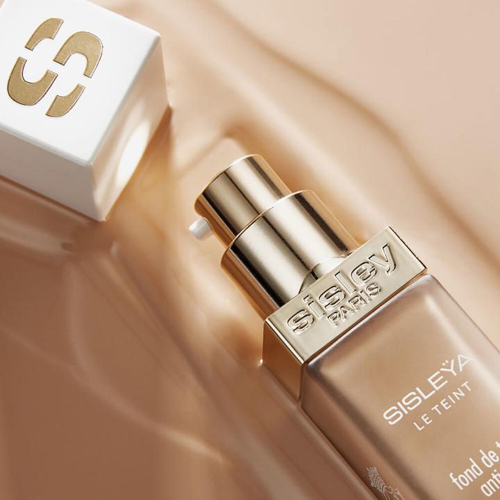 Actual product image Sisley Sisleÿa Le Teint (3B Almond)