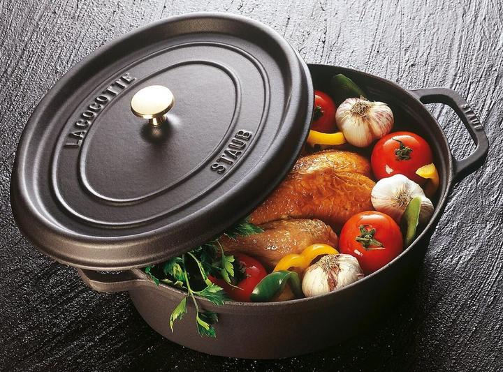 Actual product image Staub Cocotte (24 cm, Casserole + Stewpot, Cast iron)