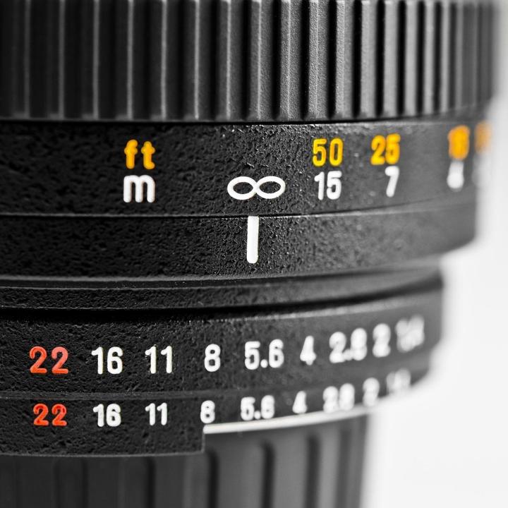 Actual product image Walimex pro Pro lens 85mm, f/1.4 IF, Canon (Canon EF, full size)