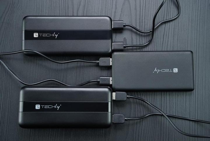 Immagine prodotto Techly Caricabatterie della banca di potenza 10000mAh 2x USB 1x USB-C con cavo USB-C (10000 mAh, 10 W, 37 Wh)