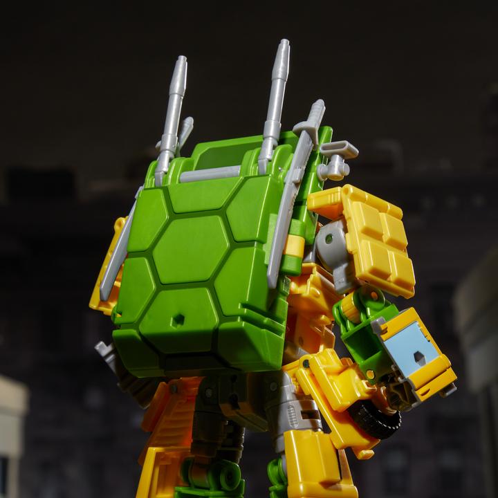 Actual product image Hasbro Transformers x Teenage Mutant Ninja Turtles Party Wallop