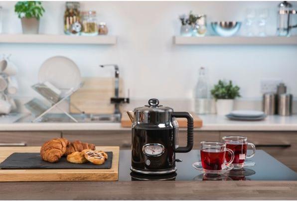 Produktbild Russell Hobbs Retro (1.70 l)