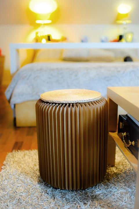 Actual product image Stooly Tabouret