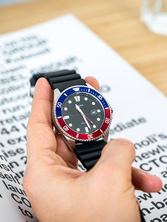 Image du produit Casio MDV-107-1A3VEF (Montre de plongée, 44 mm)