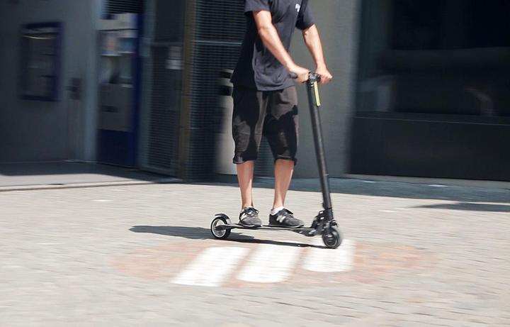 Actual product image SoFlow Flowboard Air Carbon (20 km/h, 30 km, 300 W)