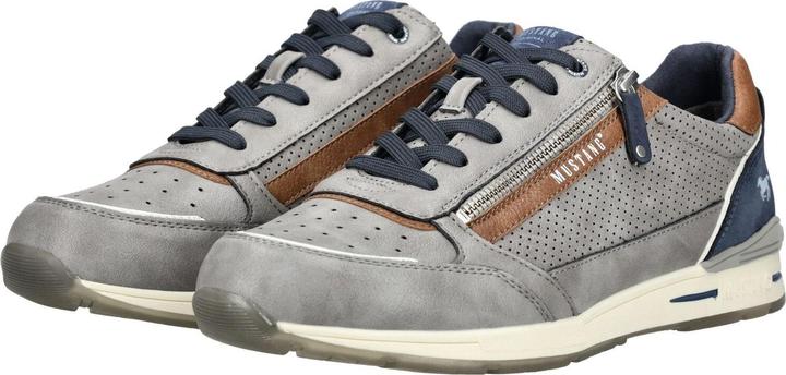 Actual product image Mustang Sneaker (40)