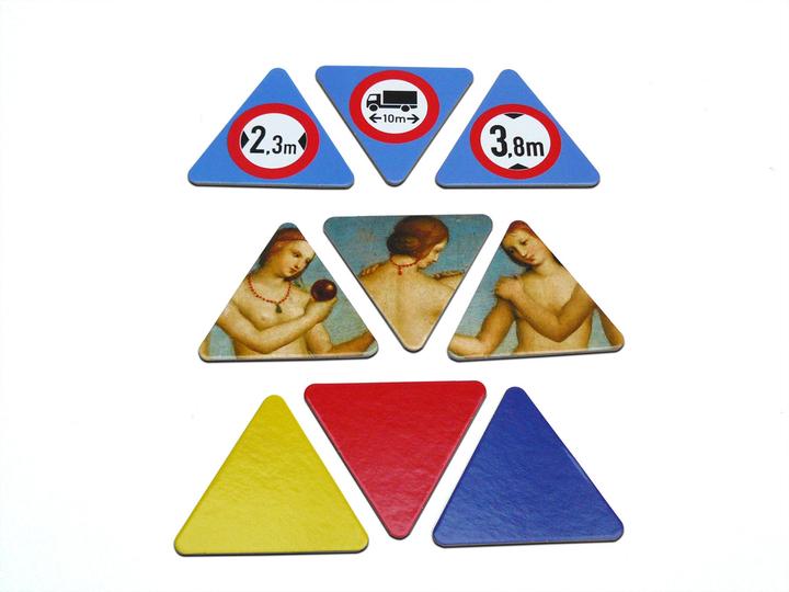 Actual product image THREE. The Triple Memo (German)