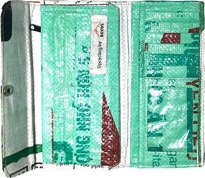 Produktbild Bekos Upcycling - Grosse Geldbörse zweifach gefaltet aus recycelten Fischfuttersäcke Graduate