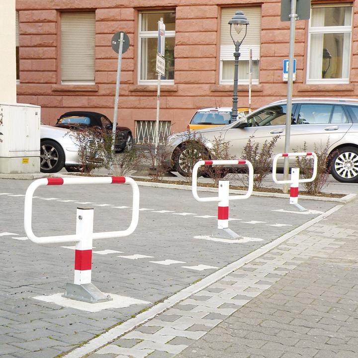 Actual product image Moravia Tilt post SESAM-Privat 50 x 70 mm galvanised, white lacquered, refl. red rings
