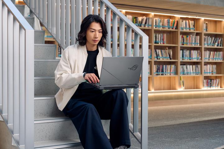 Actual product image ASUS ROG Strix G16 G614PR-RV016W 16 Copilot+ gaming laptop (G614PR-RV016W) (16", AMD Ryzen 9 7940HX, 16 GB, 1000 GB, Eng. Int.)