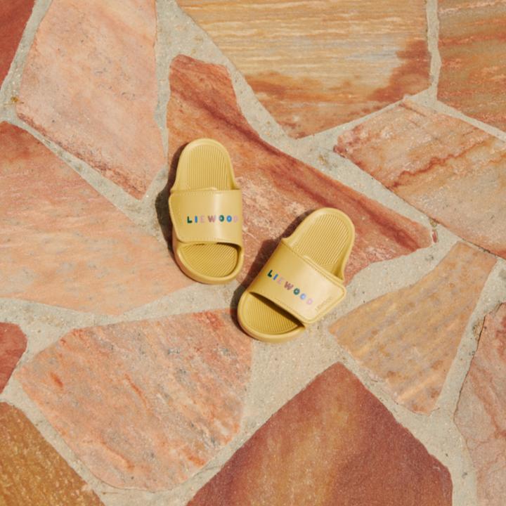 Produktbild Liewood Thieme Slippers Crispy Corn (32)