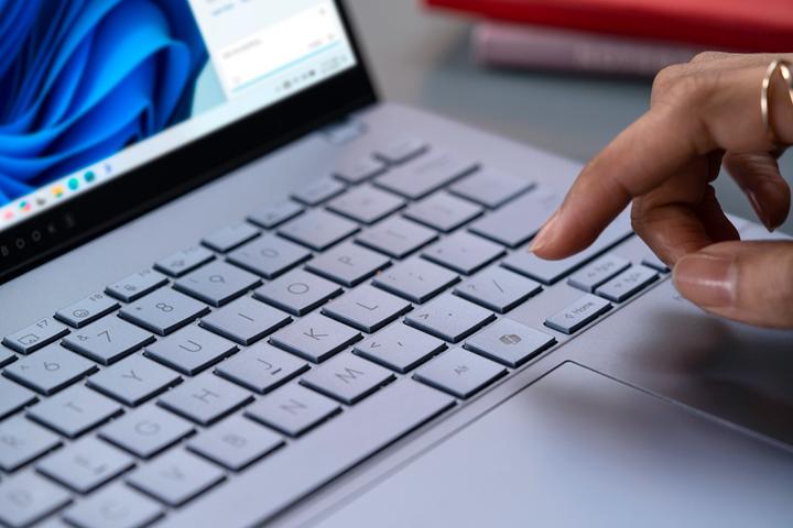 Actual product image ASUS Vivobook S 14 (14", Intel Core Ultra 7 258V, 32 GB, 1000 GB, DE)