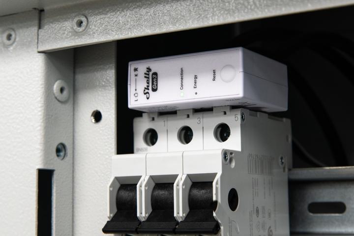 Actual product image Shelly 3EM-63W Gen3
